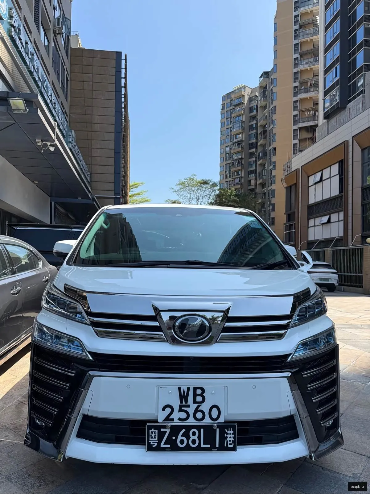Toyota Vellfire 2