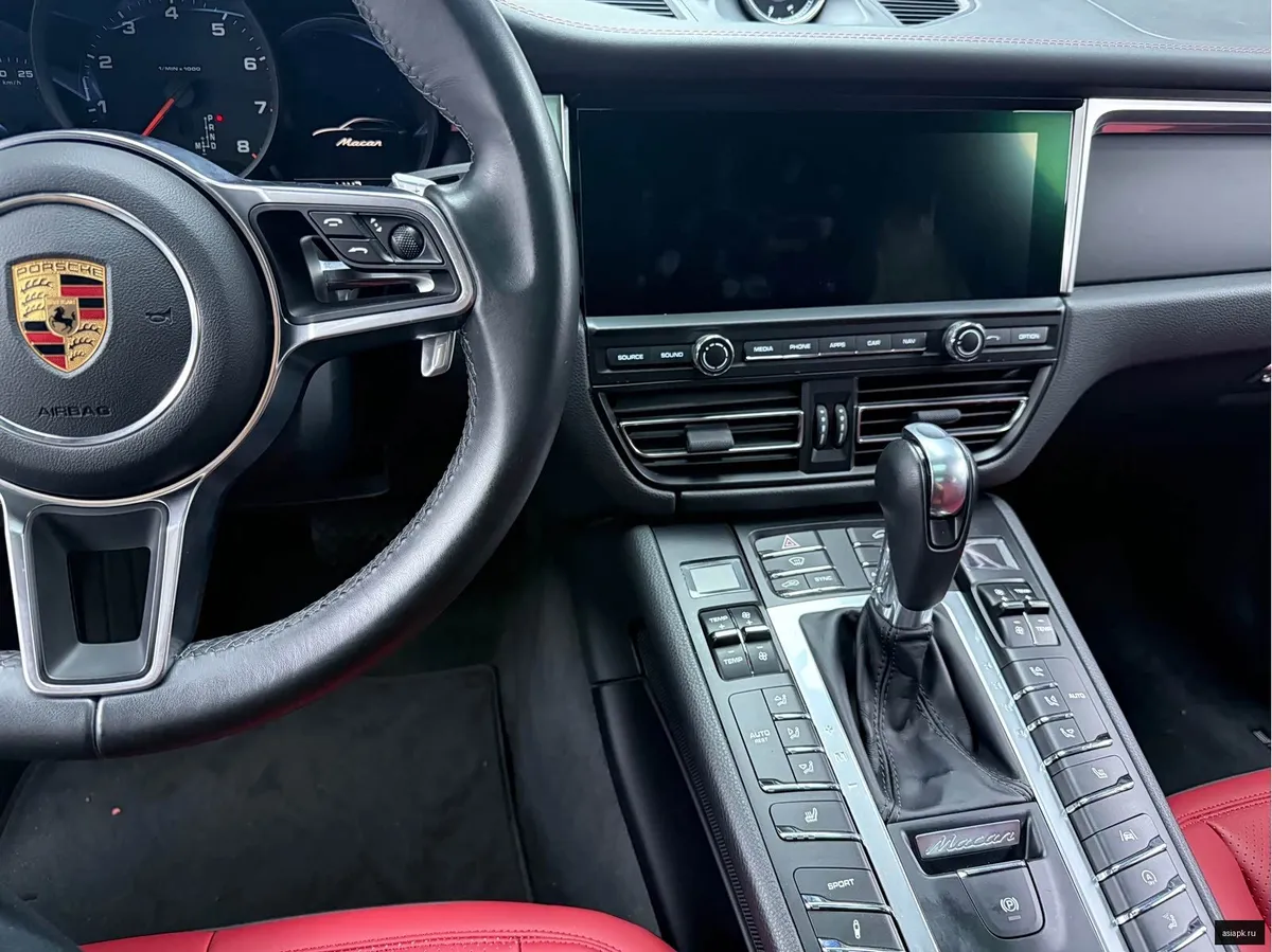 Porsche Macan 5