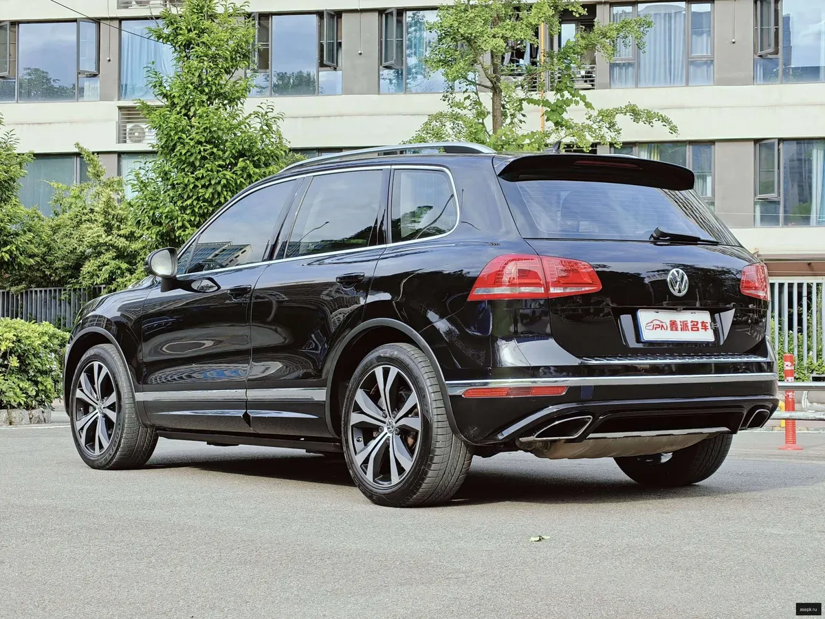 Volkswagen Touareg 2