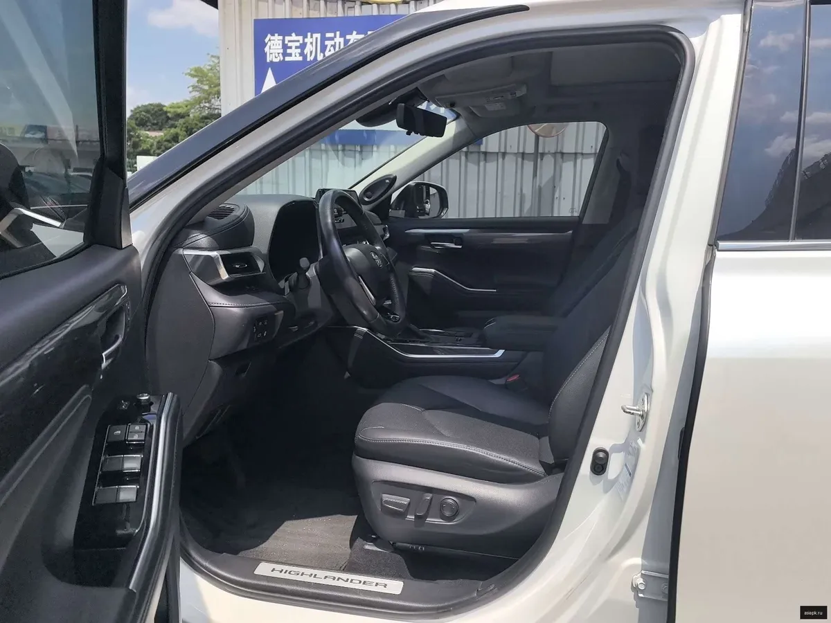 Toyota Highlander 6