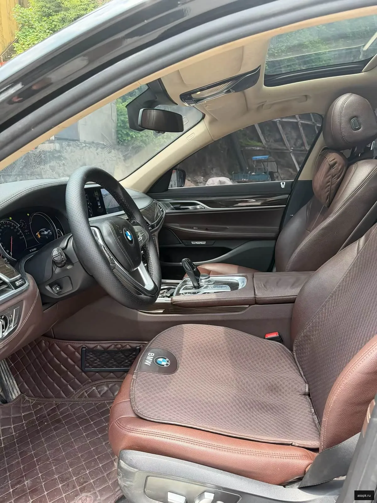 BMW 7-Series 4