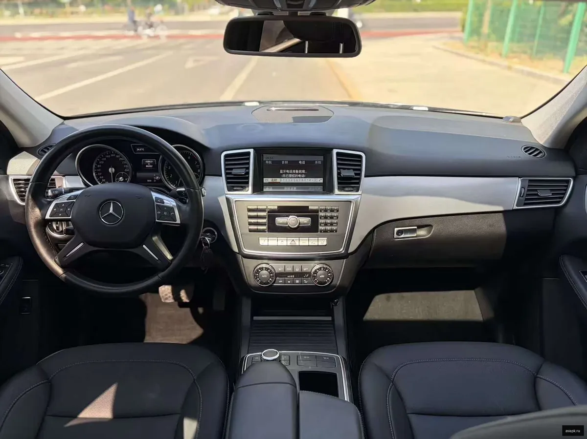 Mercedes-Benz M-Class 6