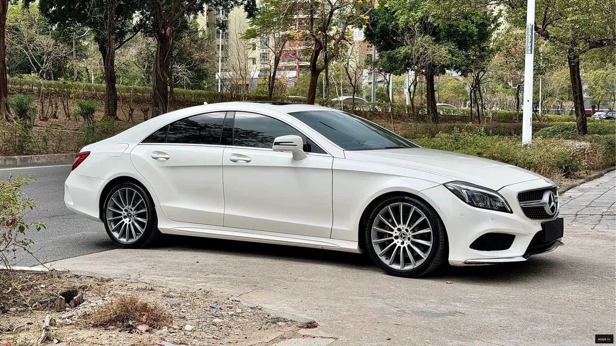 Mercedes-Benz CLS-Class 3