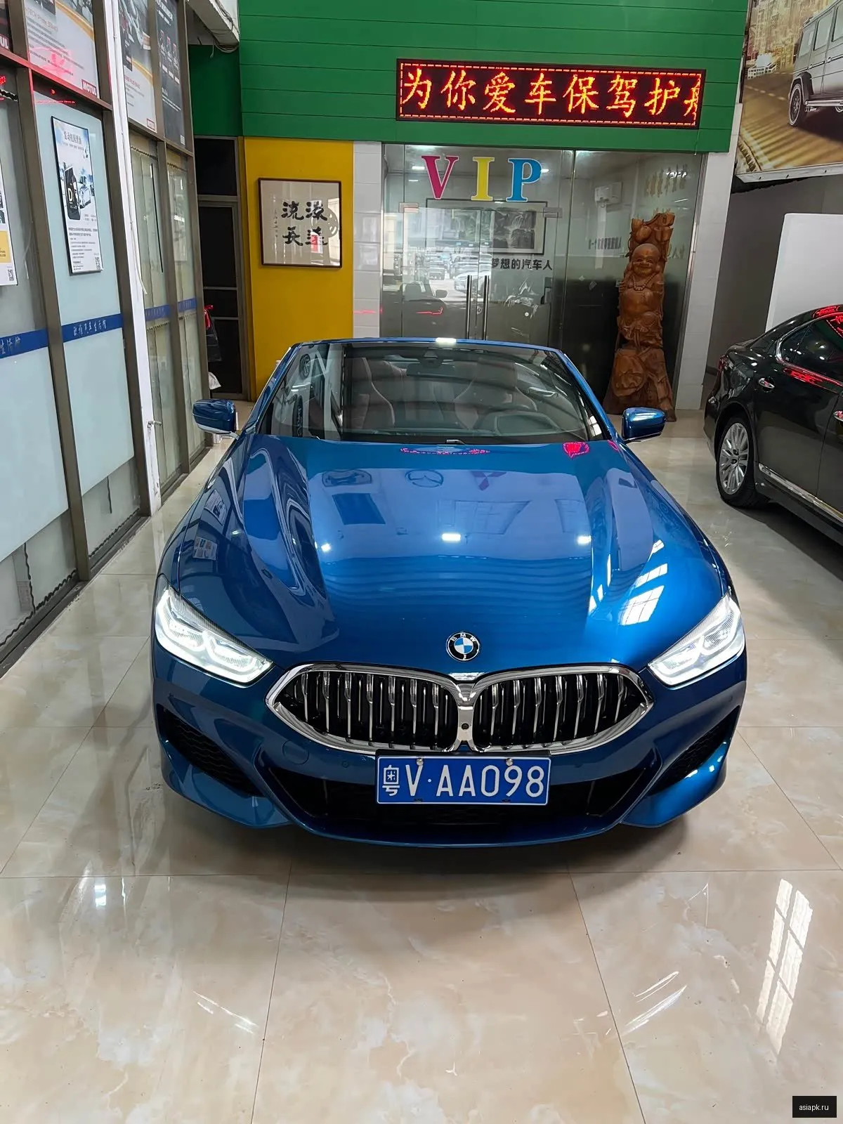 BMW 8-Series 3
