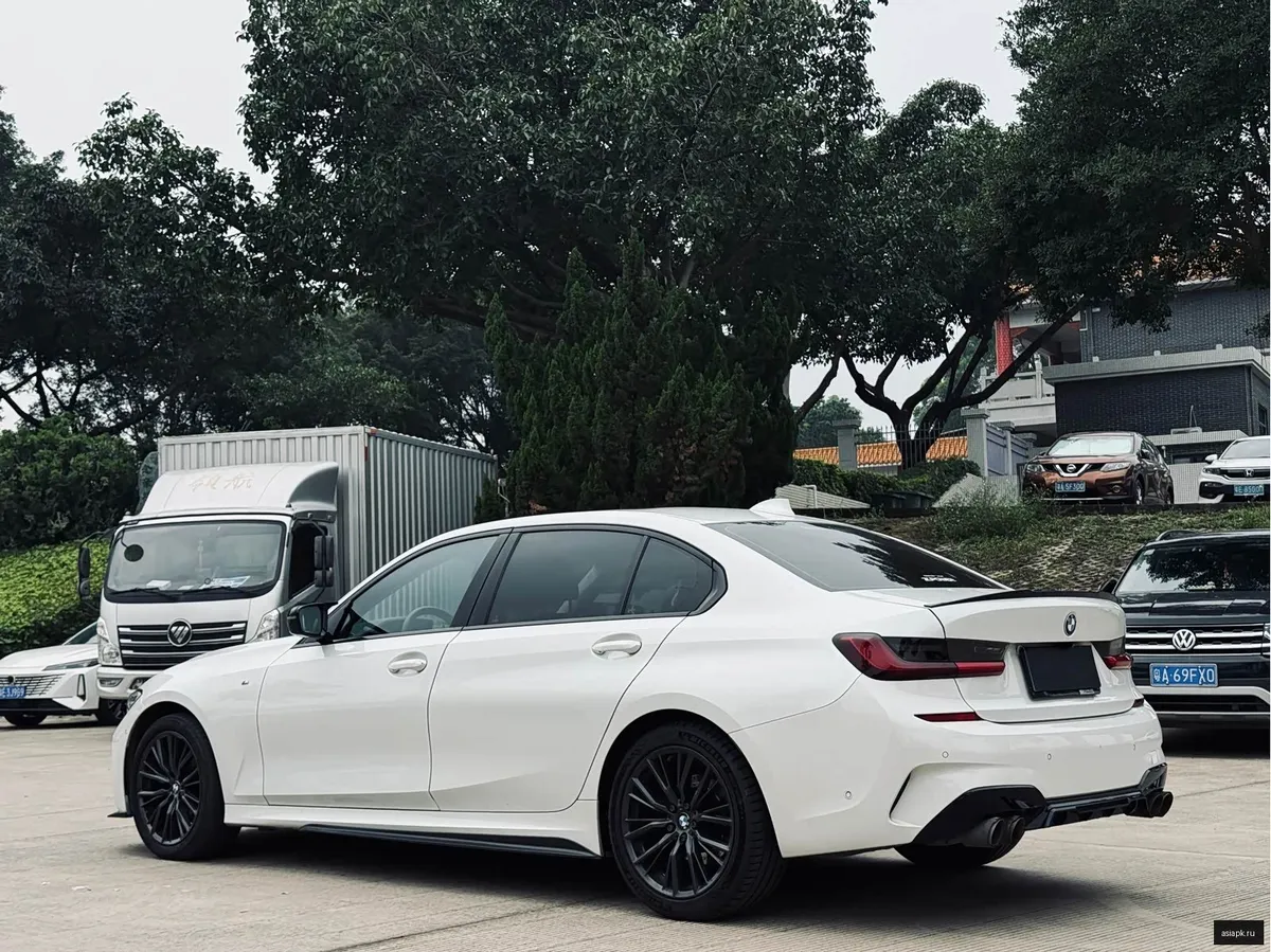 BMW 3-Series 4
