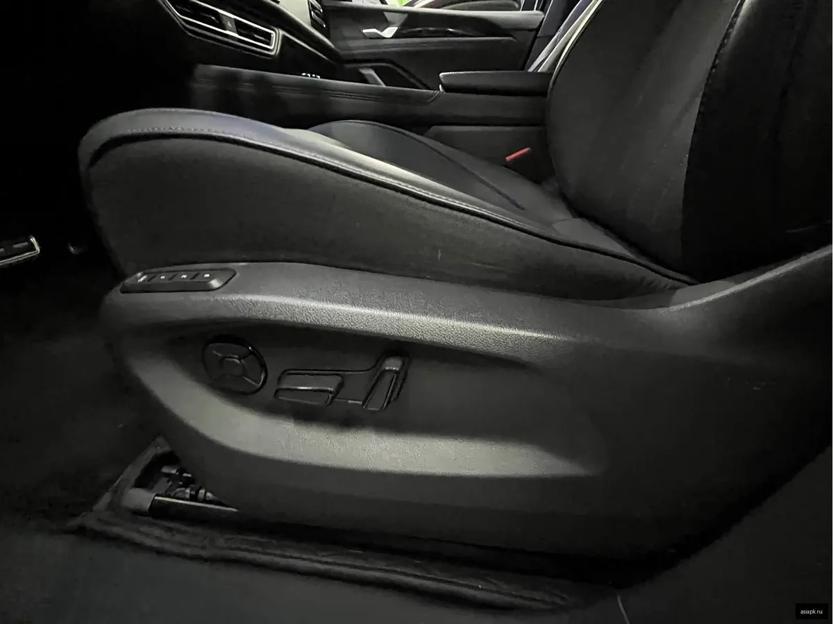 Volkswagen Tiguan L 5