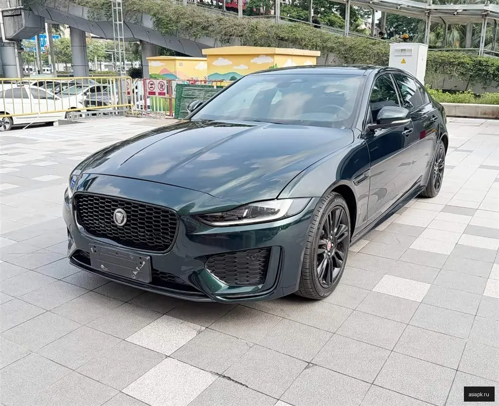 Jaguar XE