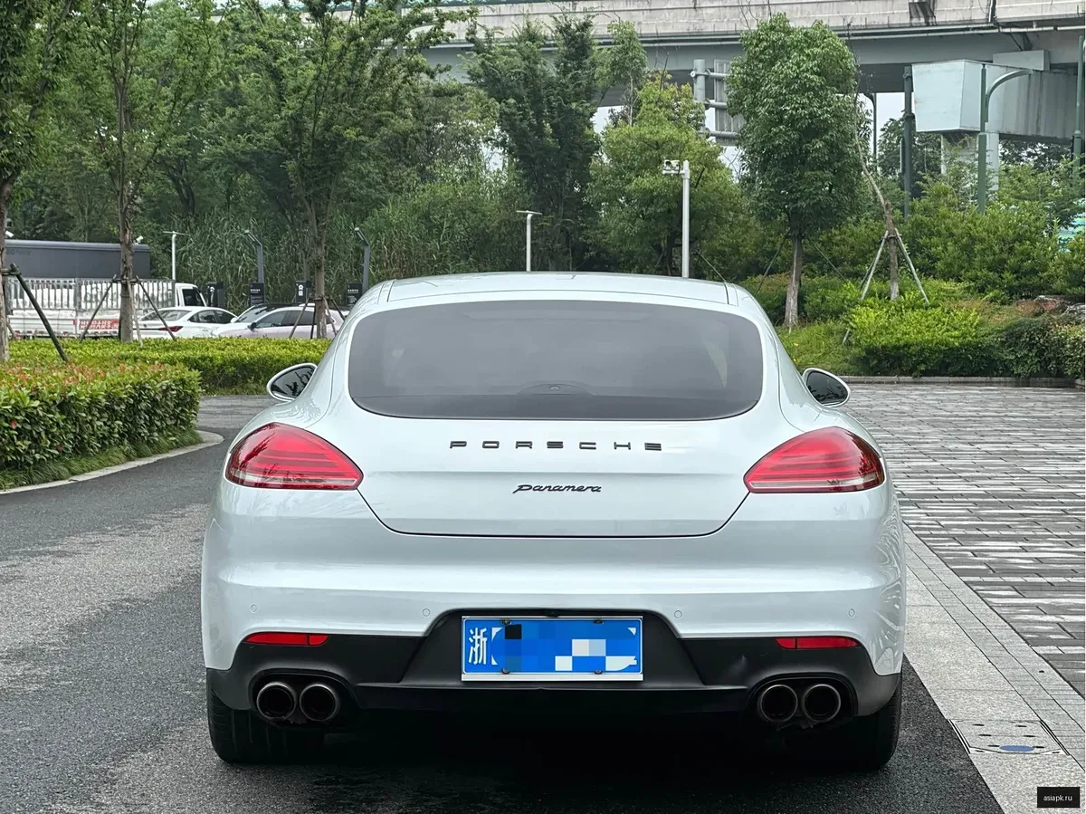 Porsche Panamera 5
