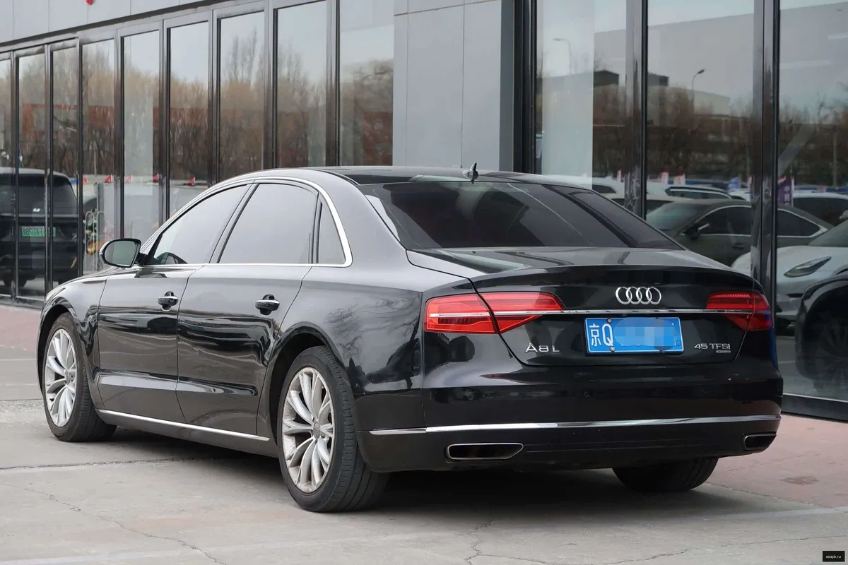 Audi A8 4