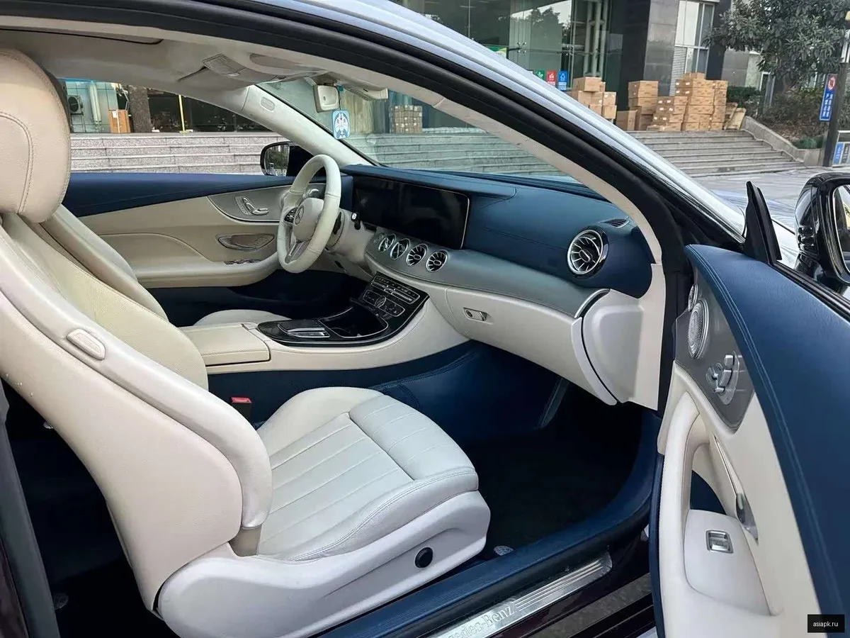 Mercedes-Benz E-Class 4