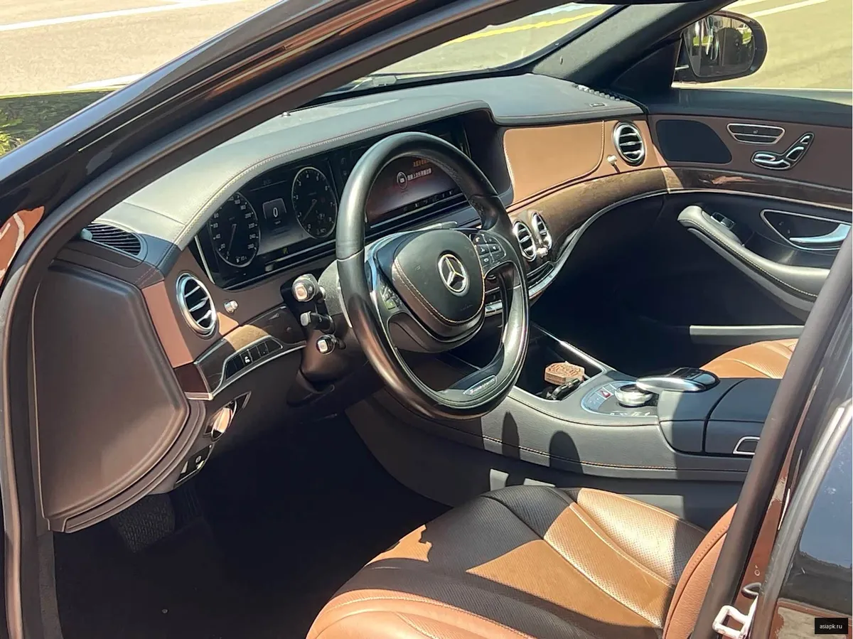 Mercedes-Benz S-Class 4