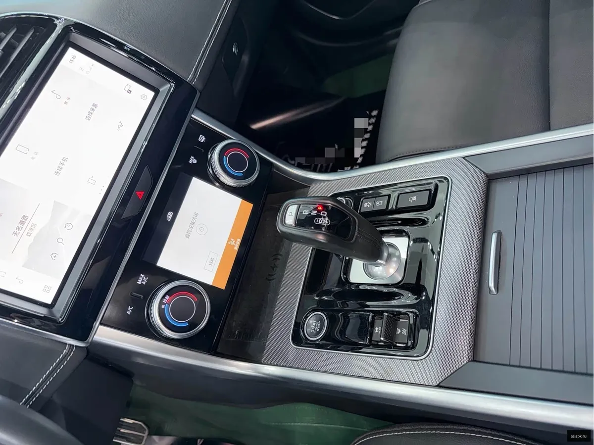 Jaguar XE 6