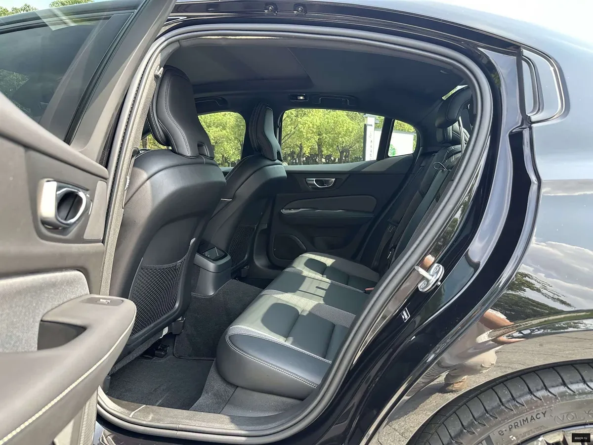 Volvo S60 5