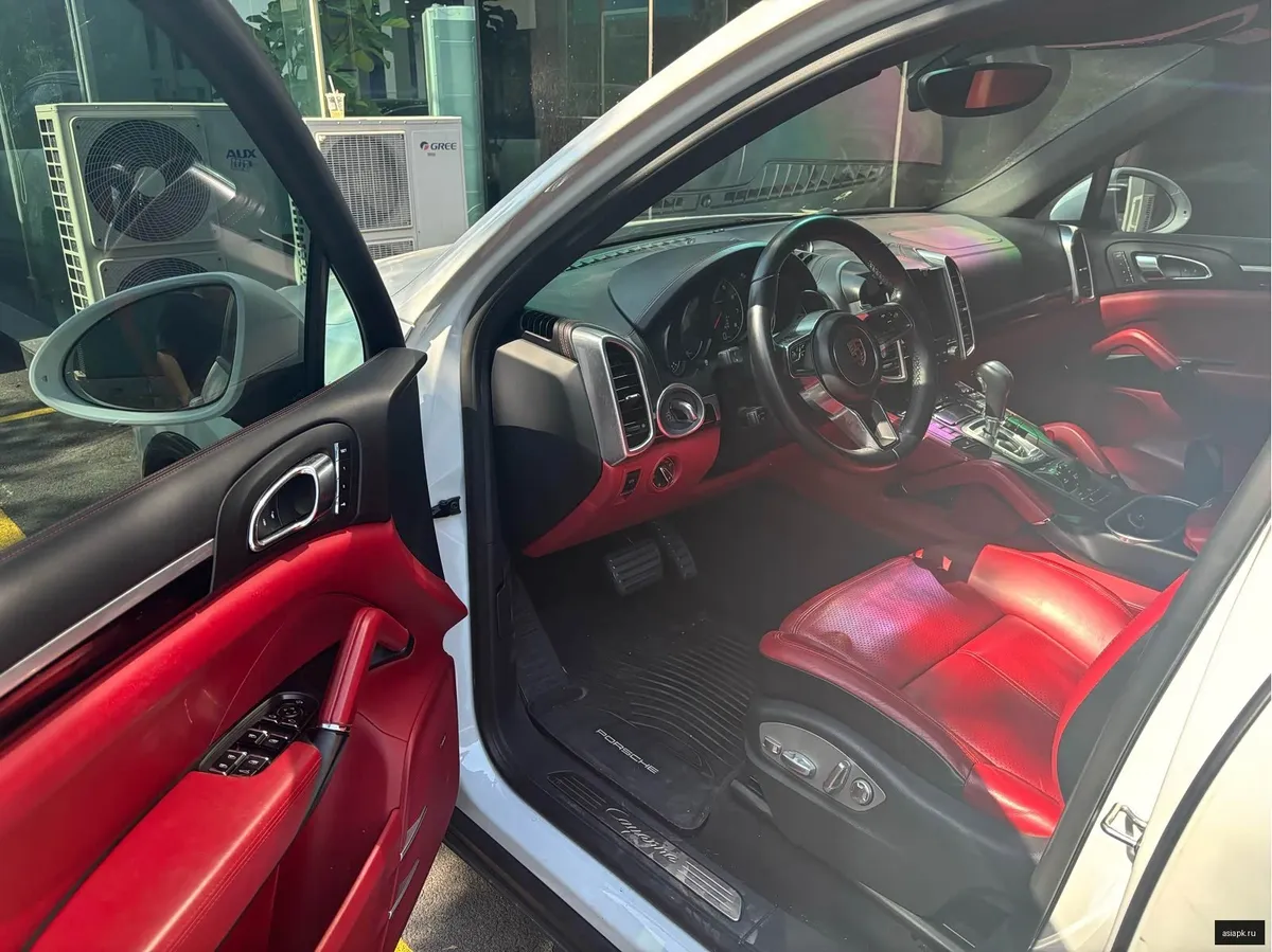 Porsche Cayenne 2