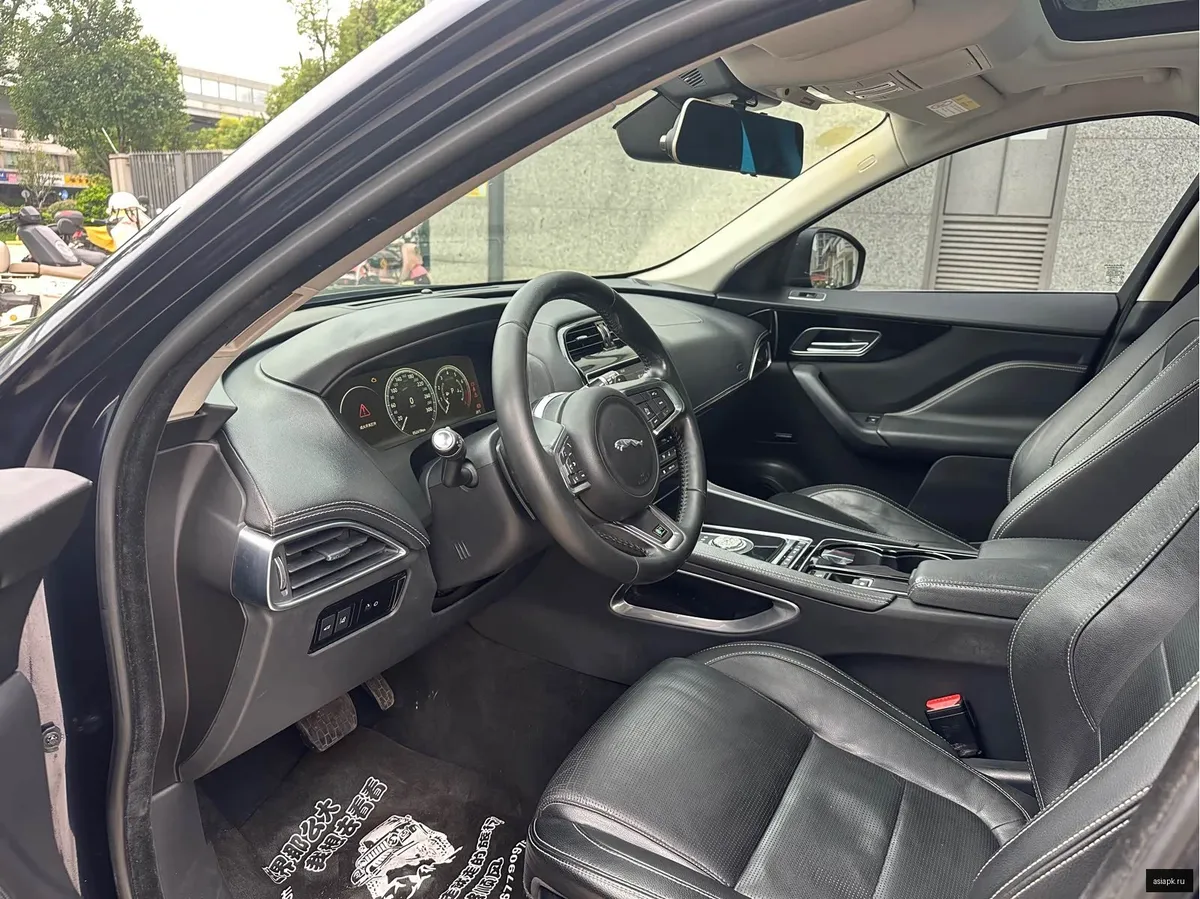 Jaguar F-Pace 3