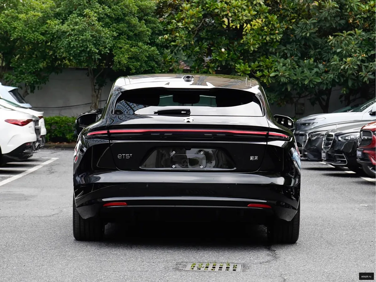 Nio ET5 4