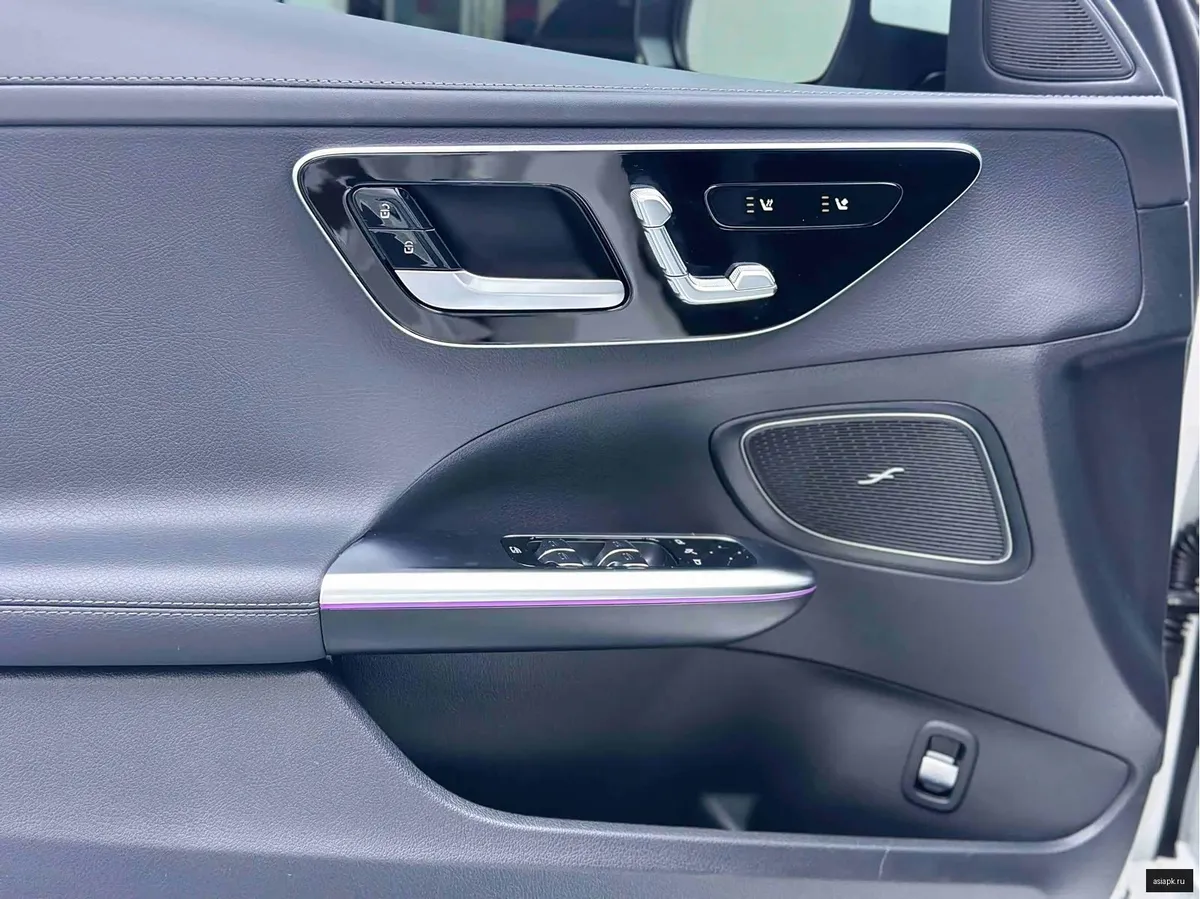 Mercedes-Benz C-Class 5