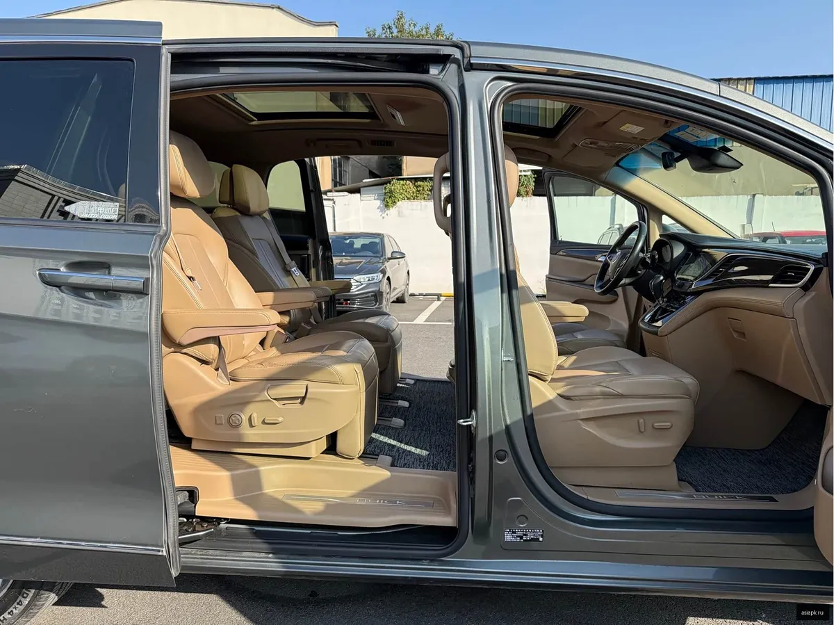 Buick GL8 5