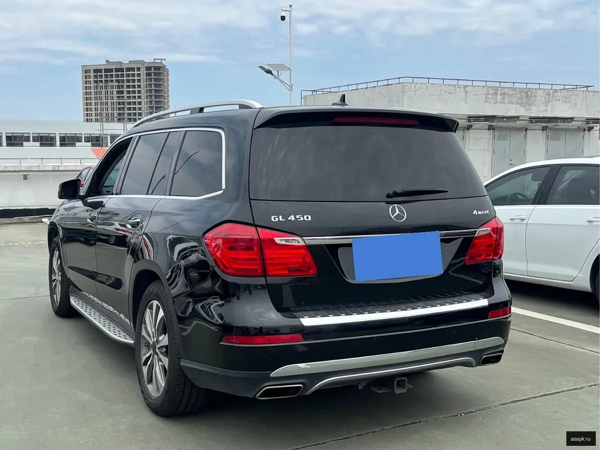 Mercedes-Benz GL-Class 6