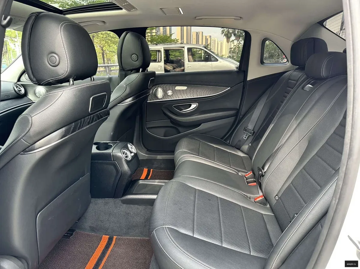 Mercedes-Benz E-Class 6