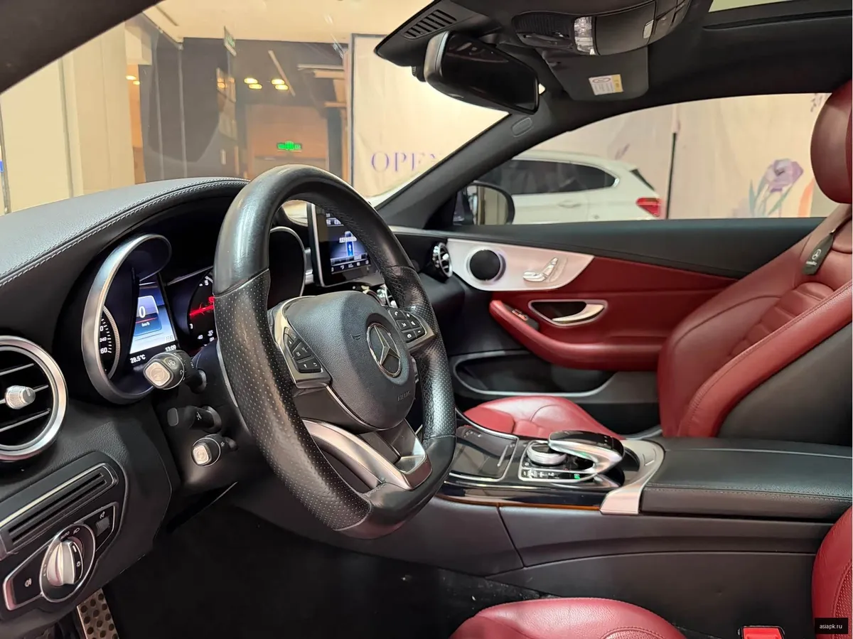 Mercedes-Benz C-Class 4