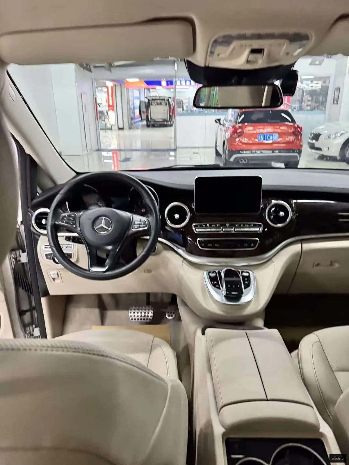 Mercedes-Benz V-Class 6