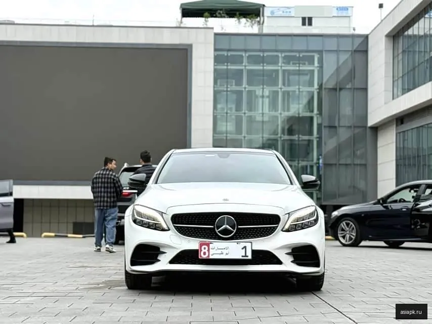 Mercedes-Benz C-Class 3