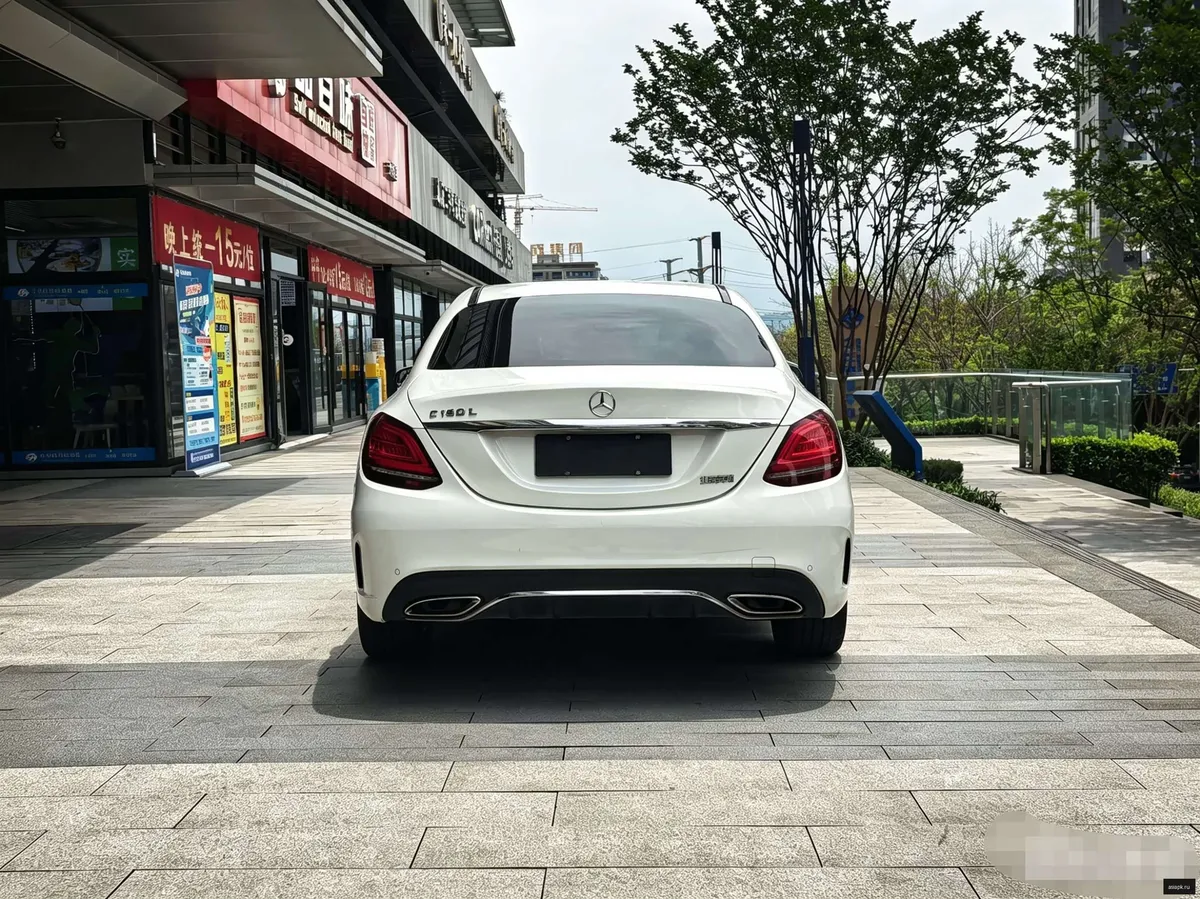 Mercedes-Benz C-Class 5
