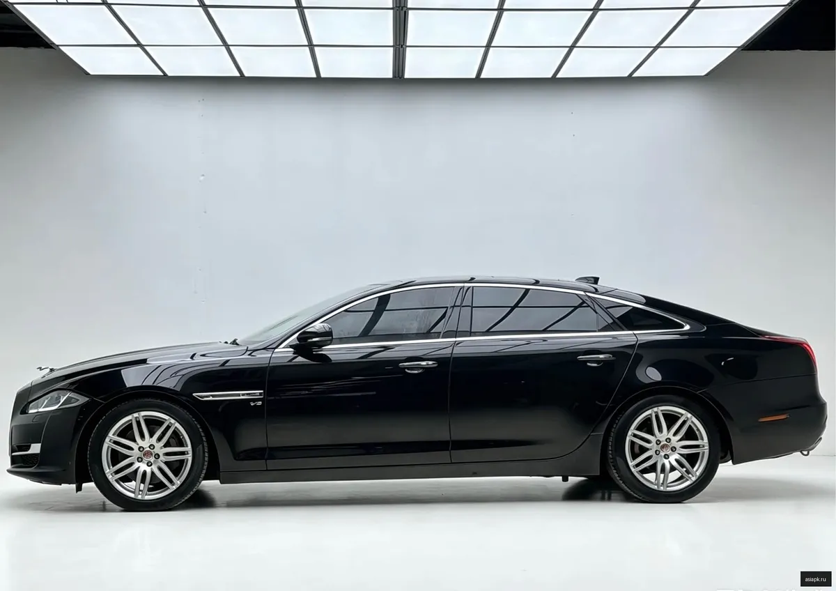 Jaguar XJ 3