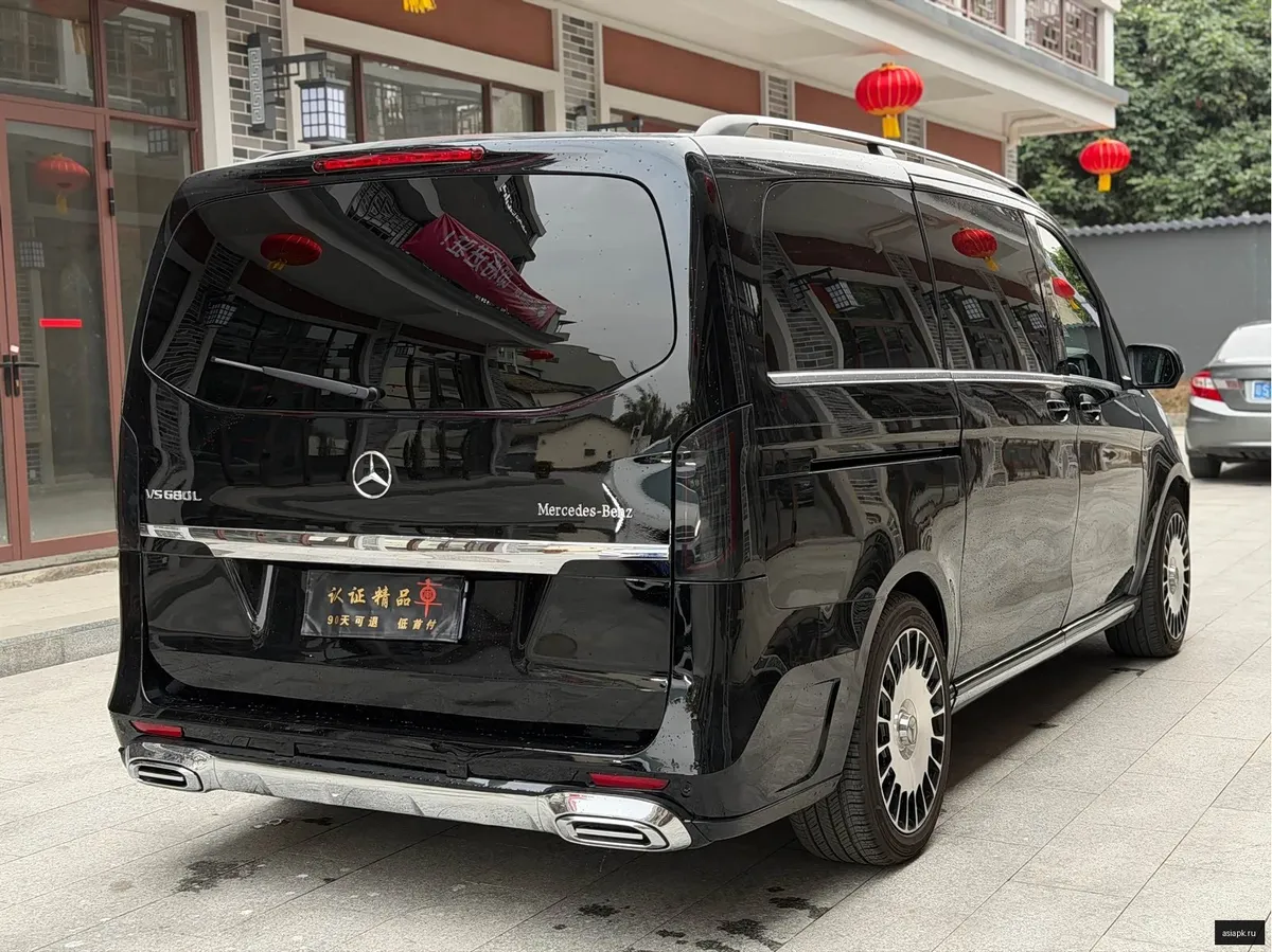 Mercedes-Benz V-Class 6