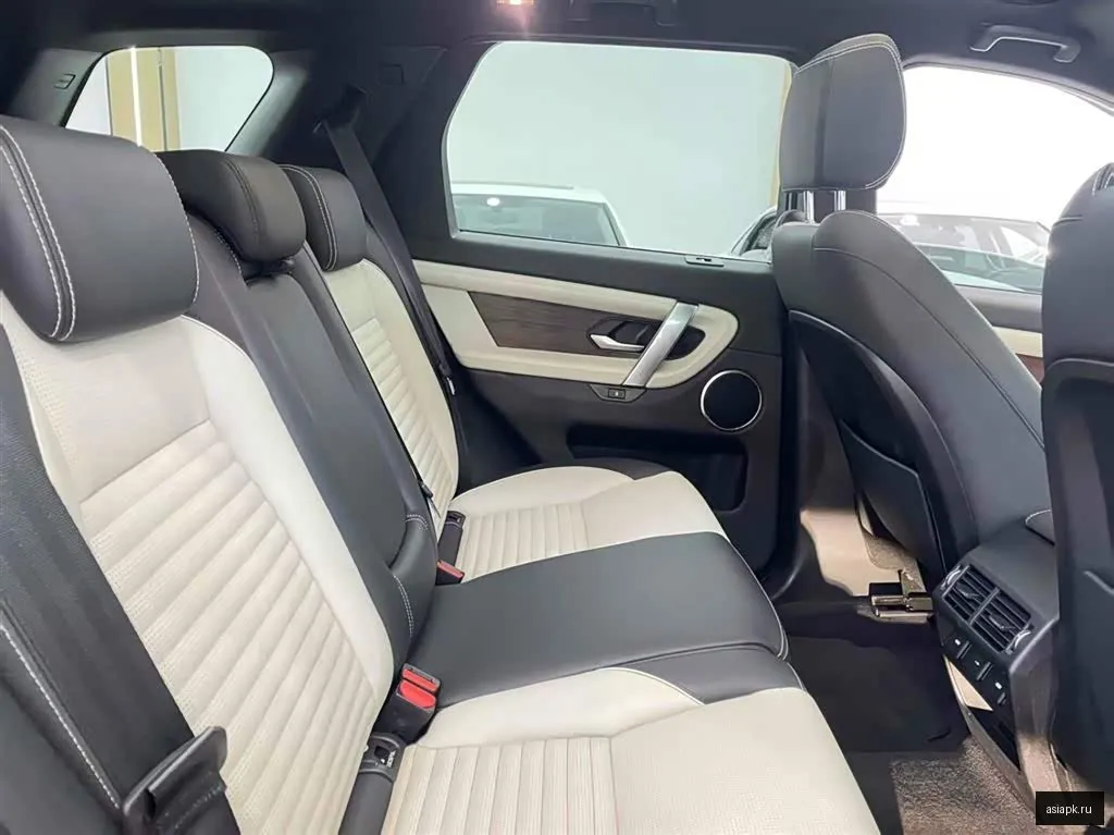 Land Rover Discovery Sport 6