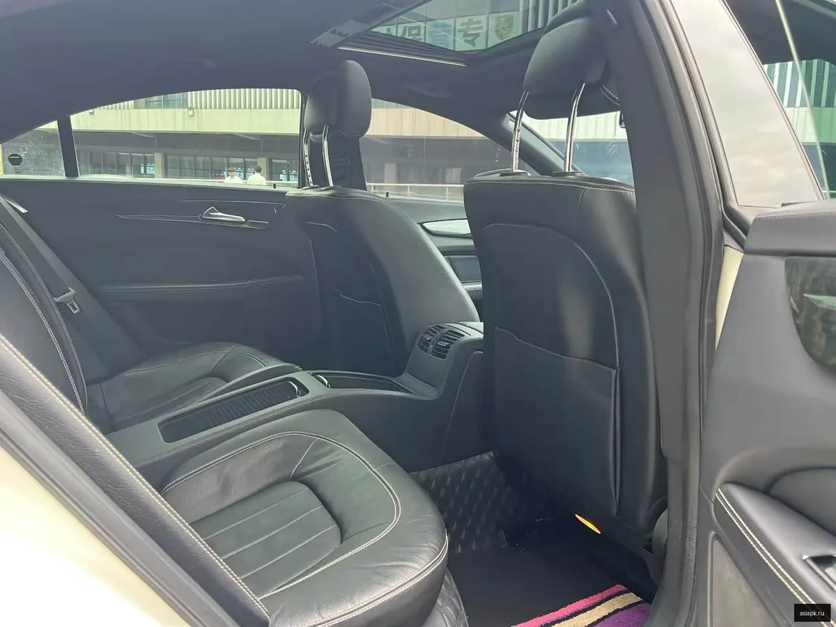 Mercedes-Benz CLS-Class 3