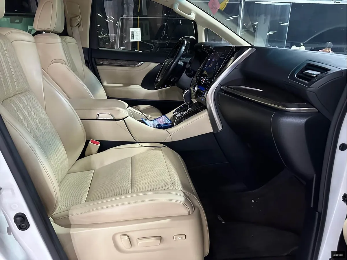 Toyota Vellfire 5