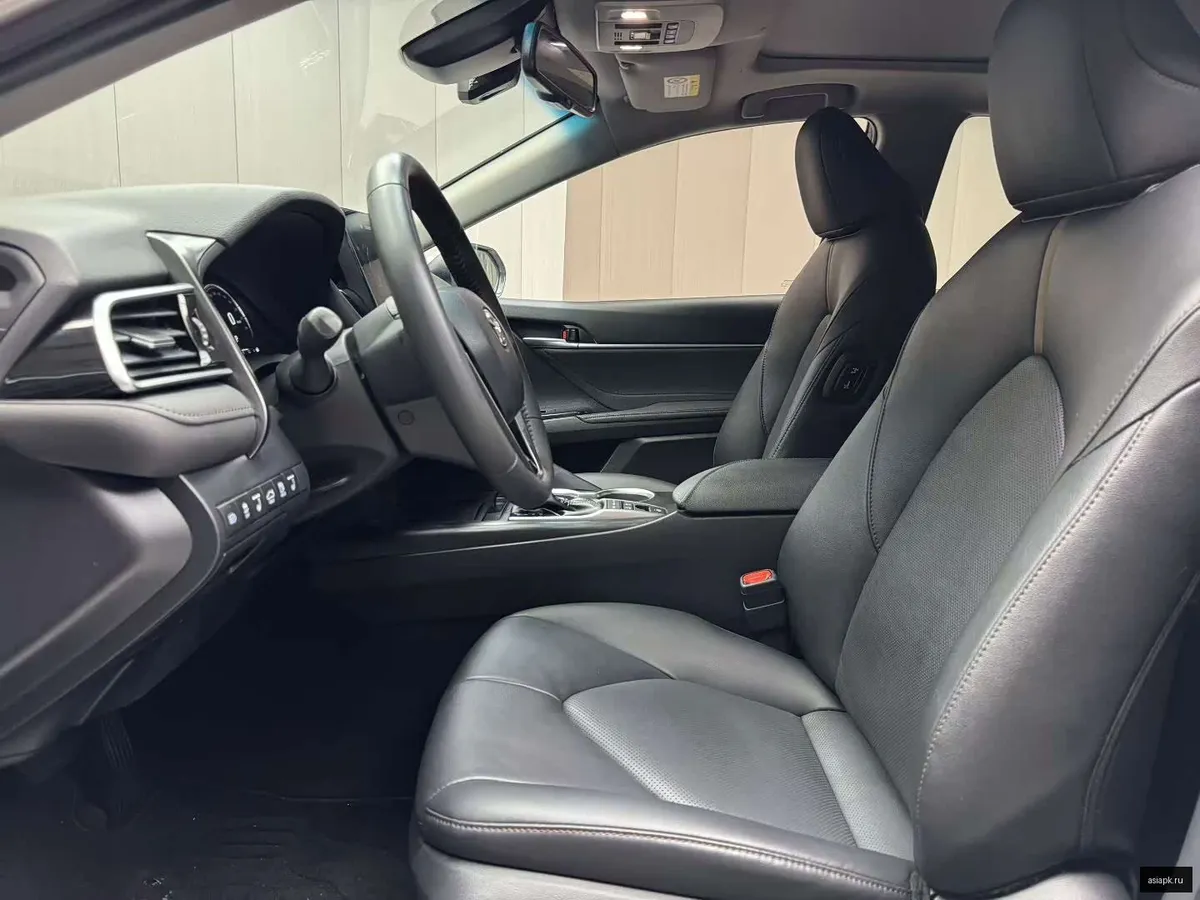 Toyota Camry 4