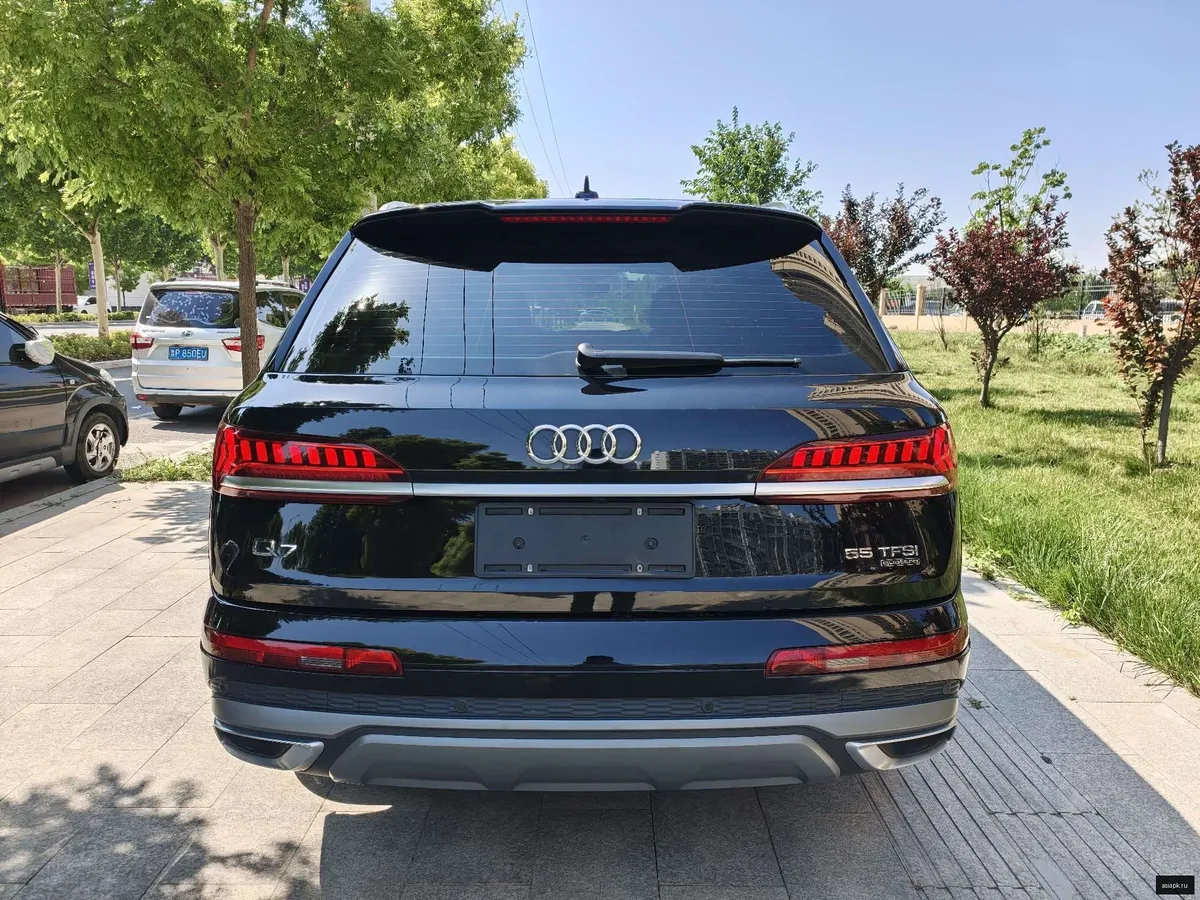 Audi Q7 5
