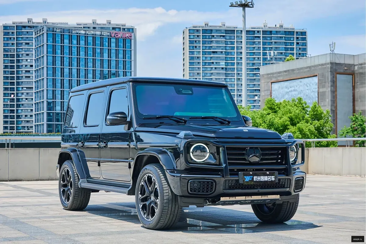 Mercedes-Benz G-Class 3
