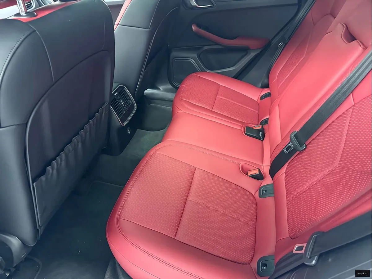 Porsche Macan 6
