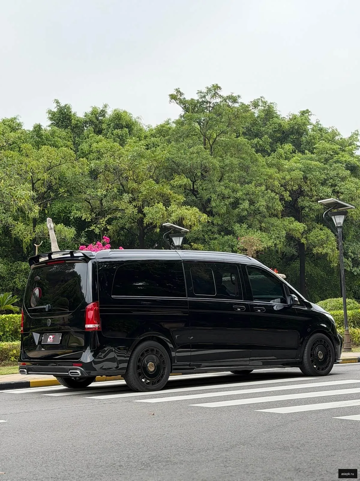 Mercedes-Benz V-Class 3
