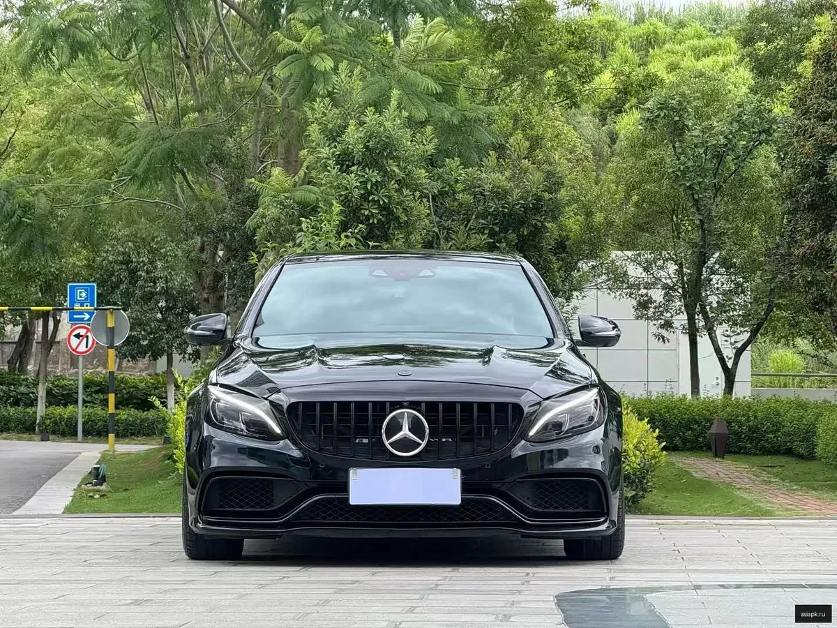 Mercedes-Benz C-Class 2