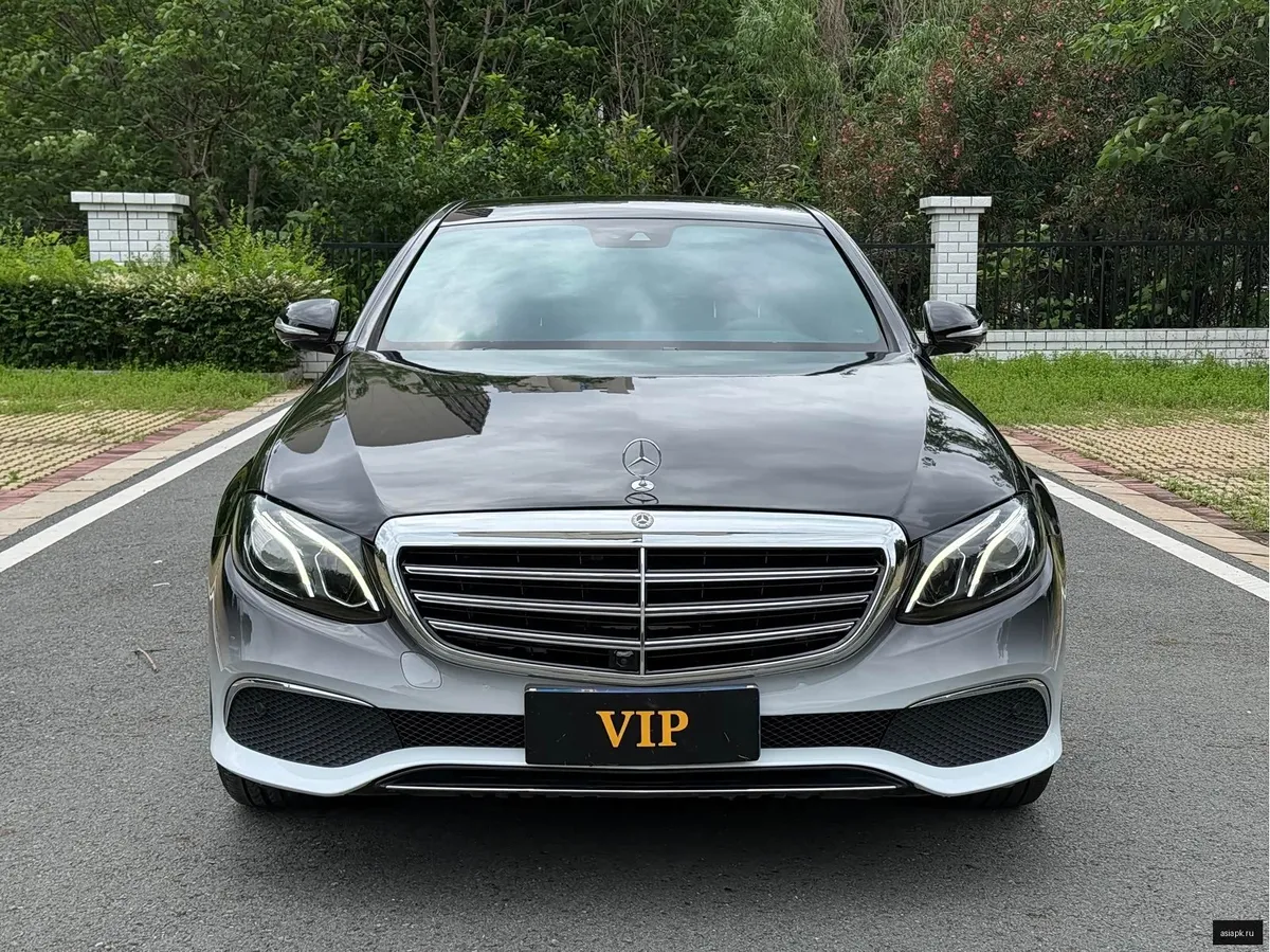 Mercedes-Benz E-Class 2