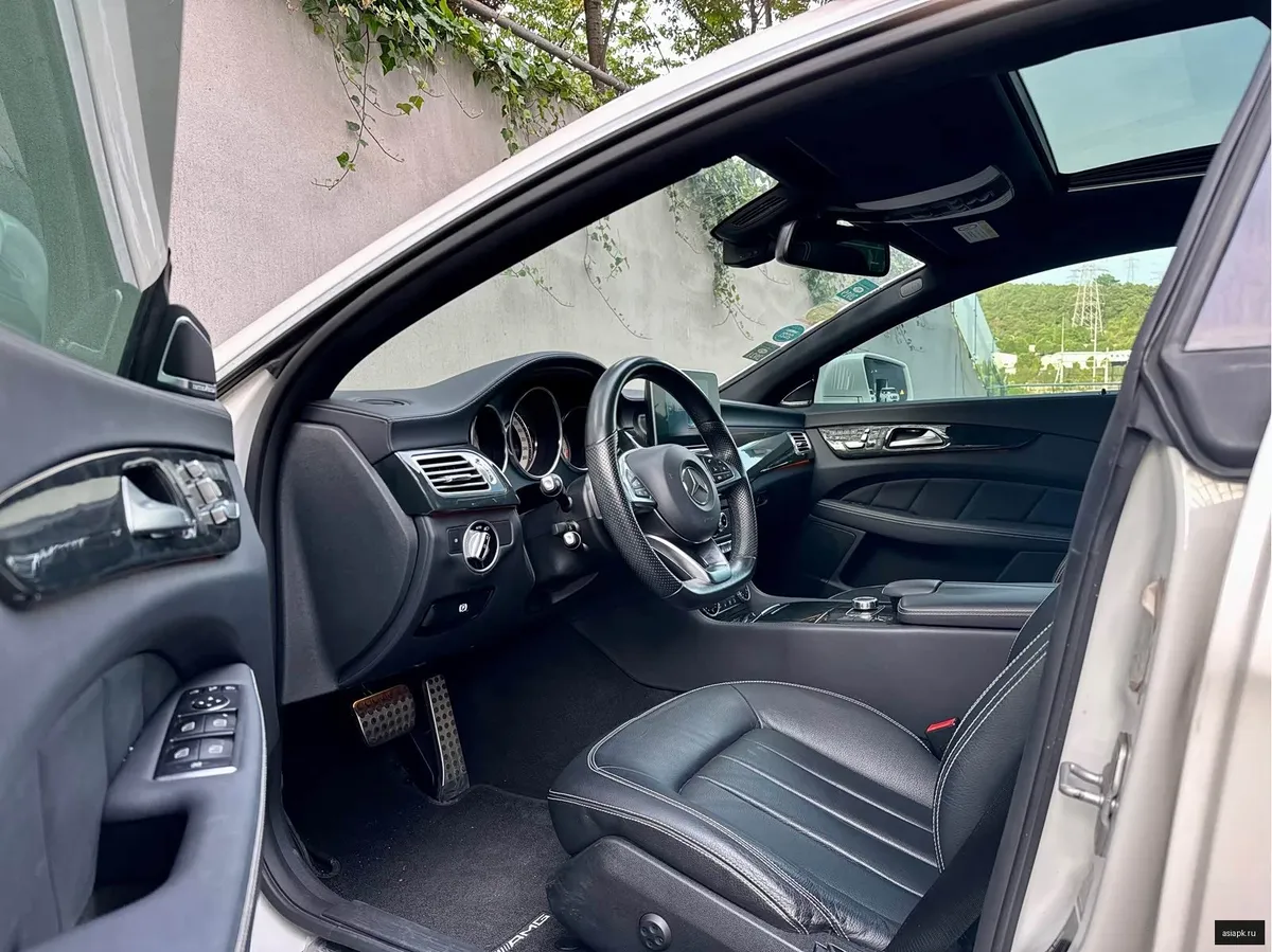 Mercedes-Benz CLS-Class 4