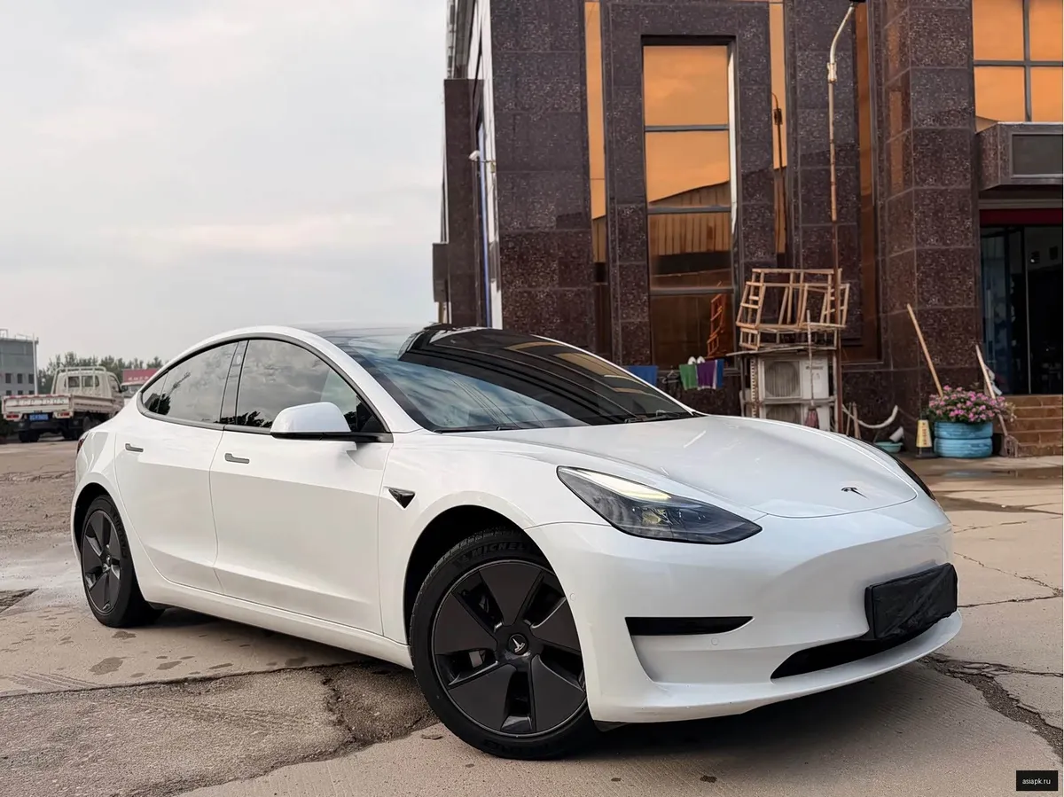 tesla Model Y 3