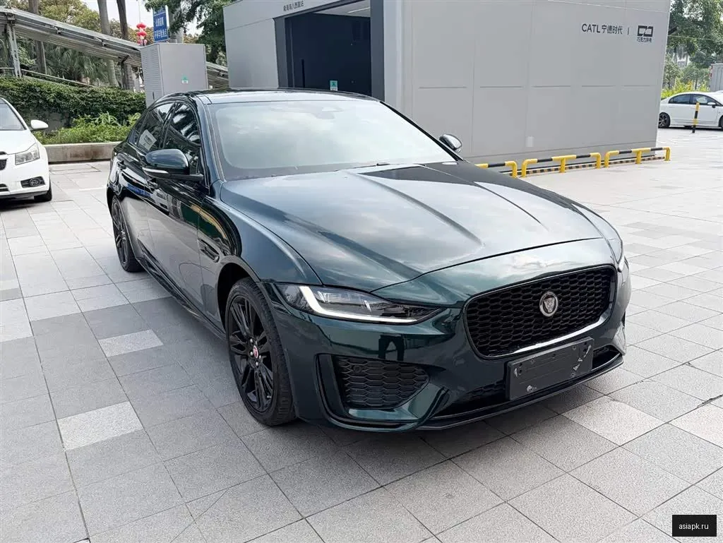 Jaguar XE 3