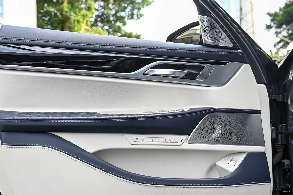 BMW 7-Series 6