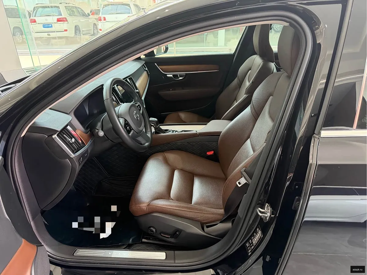 Volvo S90 4