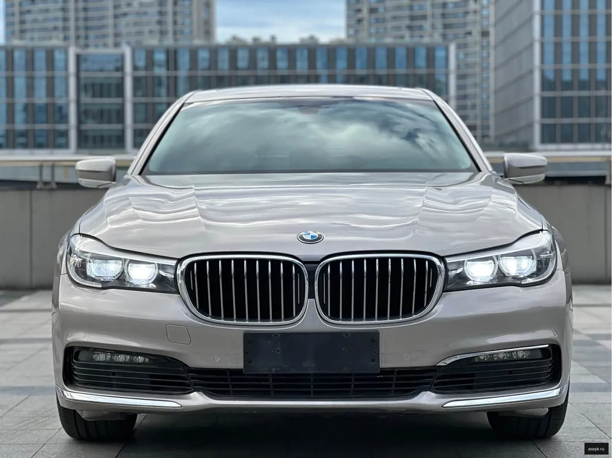 BMW 7-Series 2