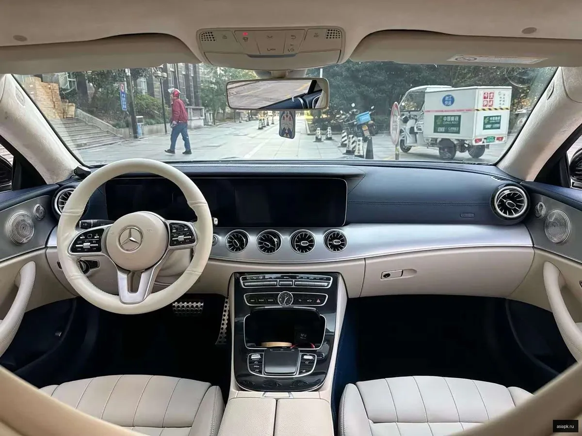 Mercedes-Benz E-Class 5