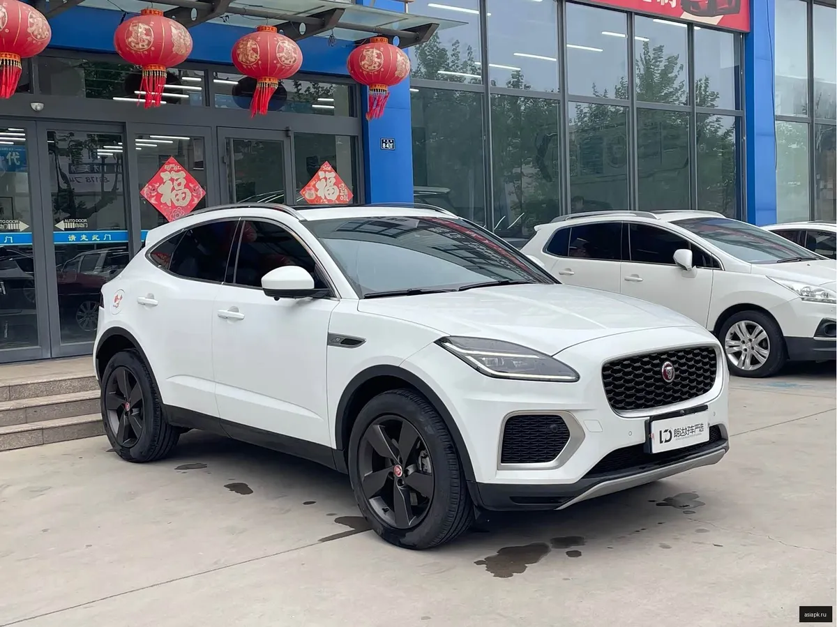 Jaguar E-Pace 3