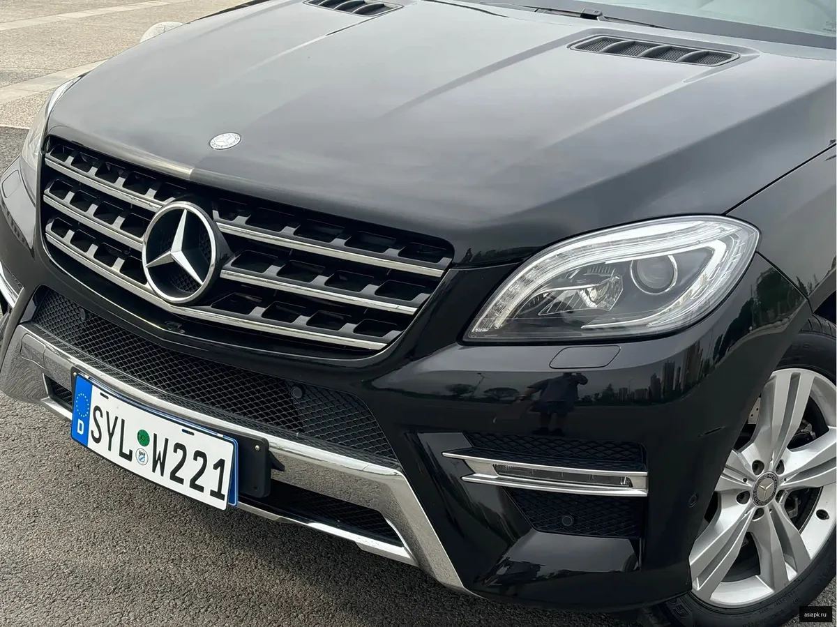 Mercedes-Benz M-Class 2
