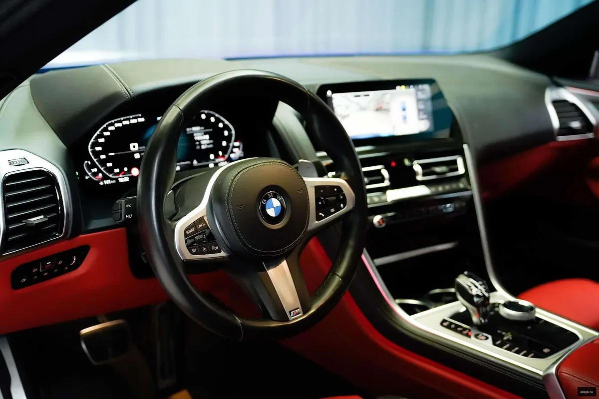 BMW 8-Series 6